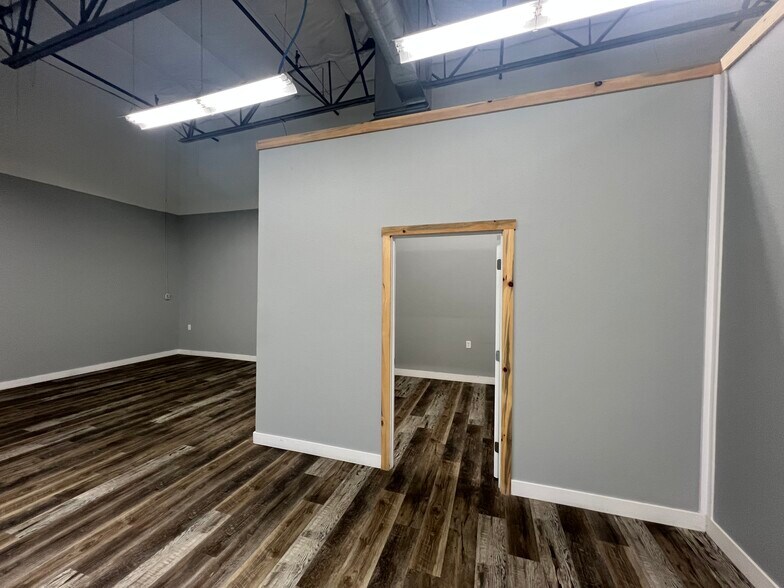 More Photos Of 20 N East St, Woodland Industrial For Lease