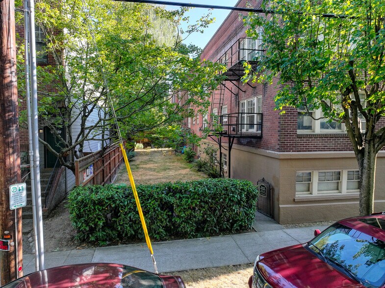 More Photos Of 2062 NW Marshall St, Portland Apartments For Sale