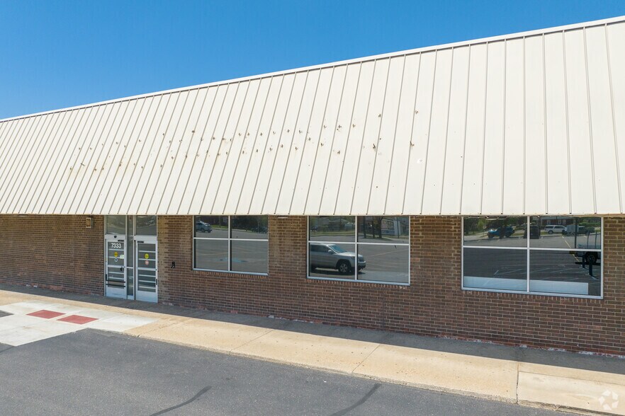 More Photos Of 7215-7423 E 10 Mile Rd, Center Line Storefront For Lease