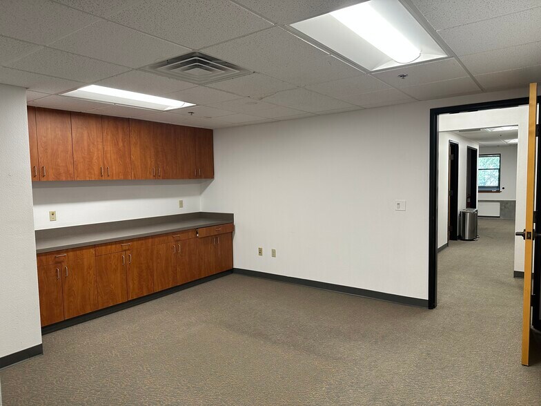 More Photos Of 707 4th St, Davis Office For Lease
