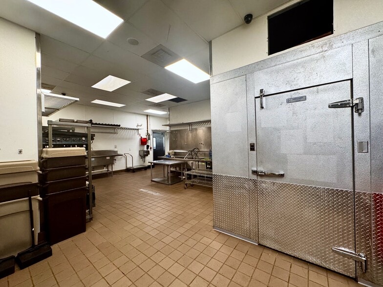 More Photos Of 5015 Hinkleville Rd, Paducah Restaurant For Lease