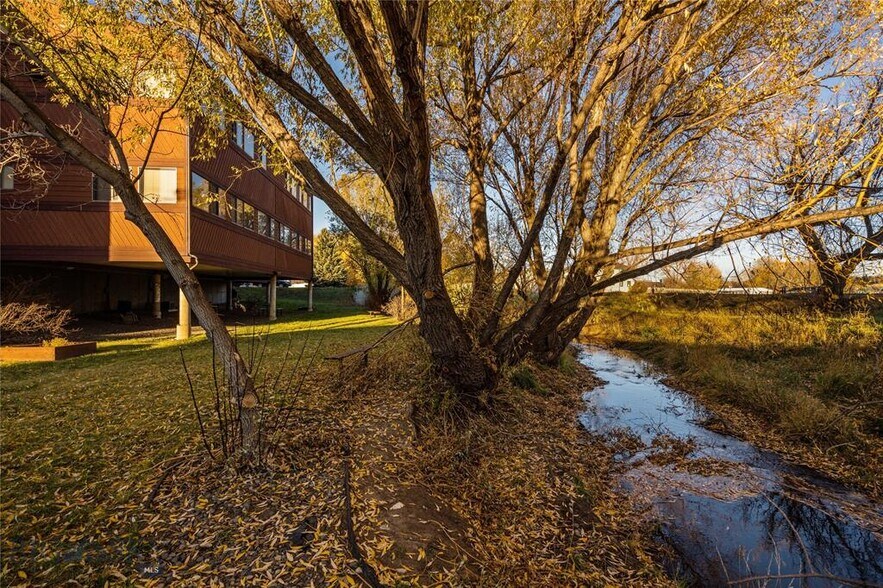 More Photos Of 422 S Main St, Livingston Medical For Sale