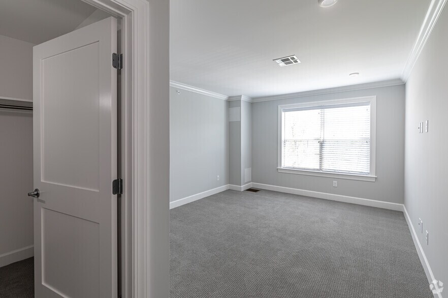 More Photos Of 800 Federal Rd, Brookfield Apartments For Lease