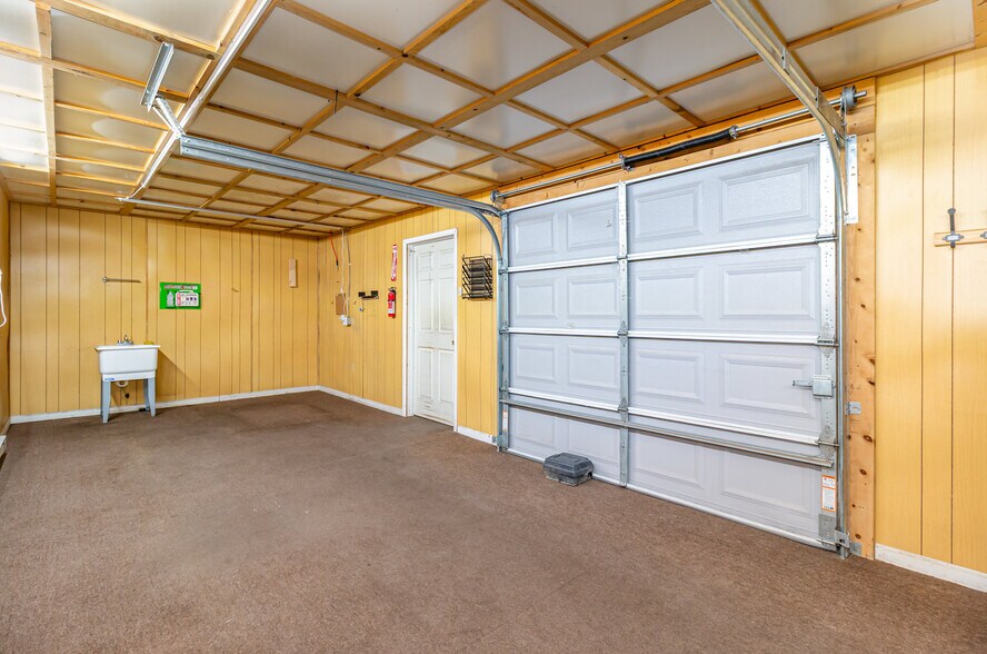 More Photos Of 8285 Tri County Hwy, Sardinia Flex For Sale