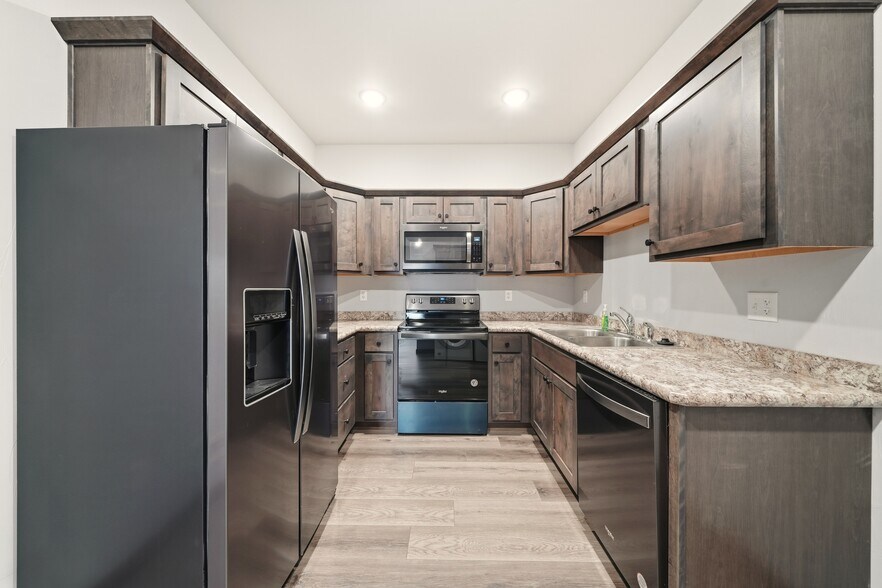 More Photos Of 1408 N Jackrabbit Ln, Belgrade Office For Sale