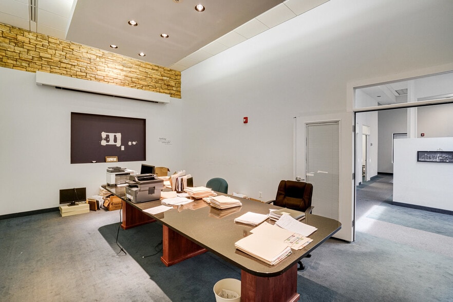 More Photos Of 7301-7307 Little River Tpke, Annandale Freestanding For Lease