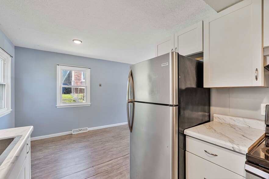 More Photos Of 2704-2712 Magnolia Dr, Bettendorf Apartments For Sale