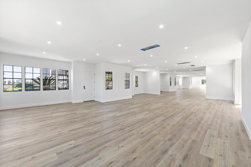 More Photos Of 471 N Old Newport Blvd, Newport Beach Medical For Lease