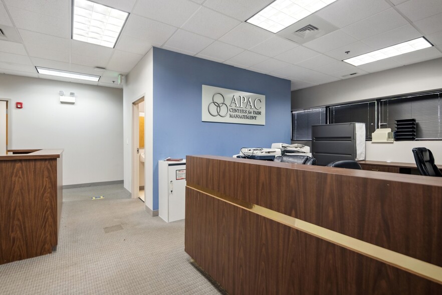 More Photos Of 10215 Roosevelt Rd, Westchester Office For Sale