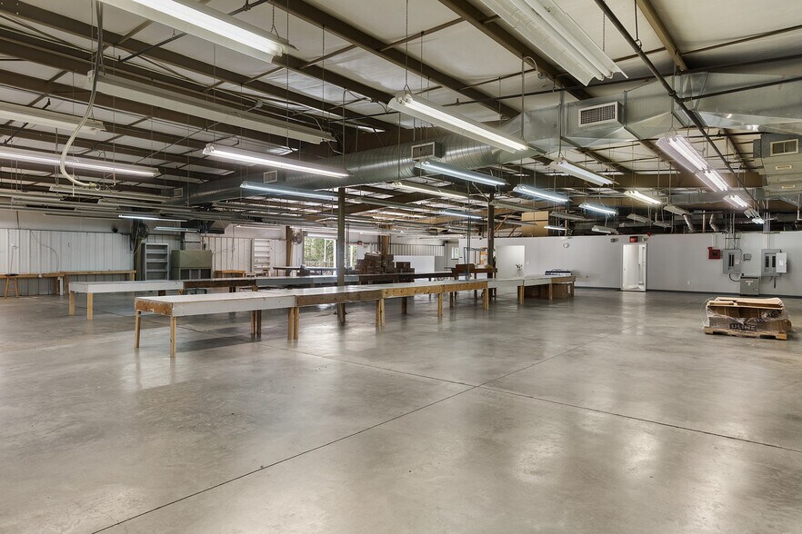 More Photos Of 205 Industrial Pike, Whitwell Manufacturing For Sale