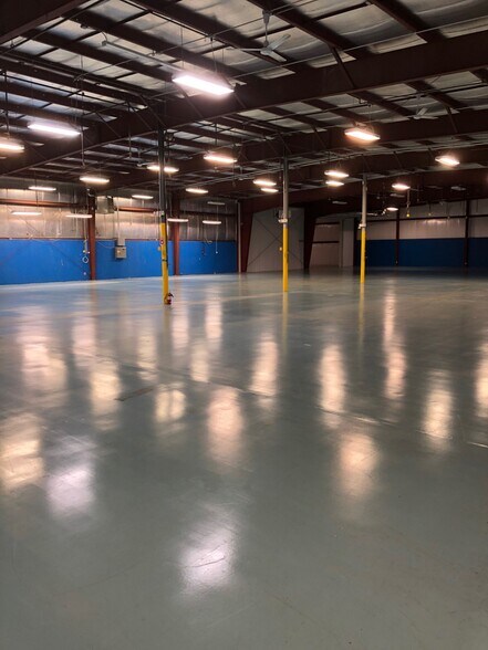 More Photos Of 3200 N Main St, Oshkosh Warehouse For Lease
