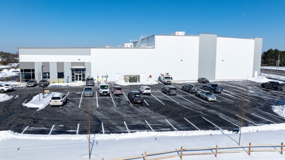 More Photos Of 2100 Smithtown Ave, Ronkonkoma Refrigeration Cold Storage For Lease