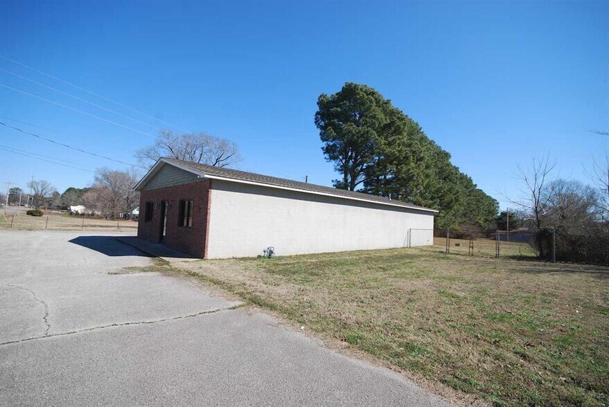 More Photos Of 44 Three Way Ln, Humboldt Office For Sale