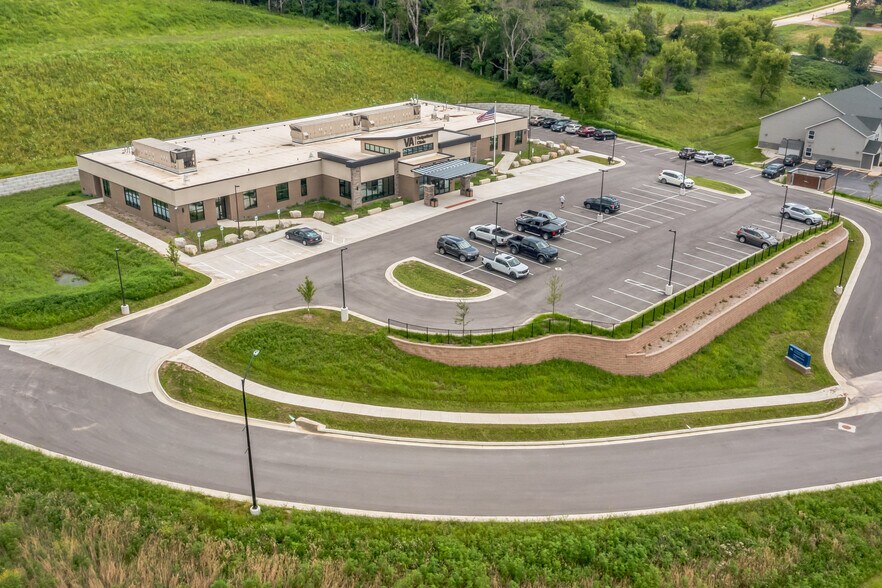 More Photos Of 1106 Military Blvd, Decorah Office For Sale