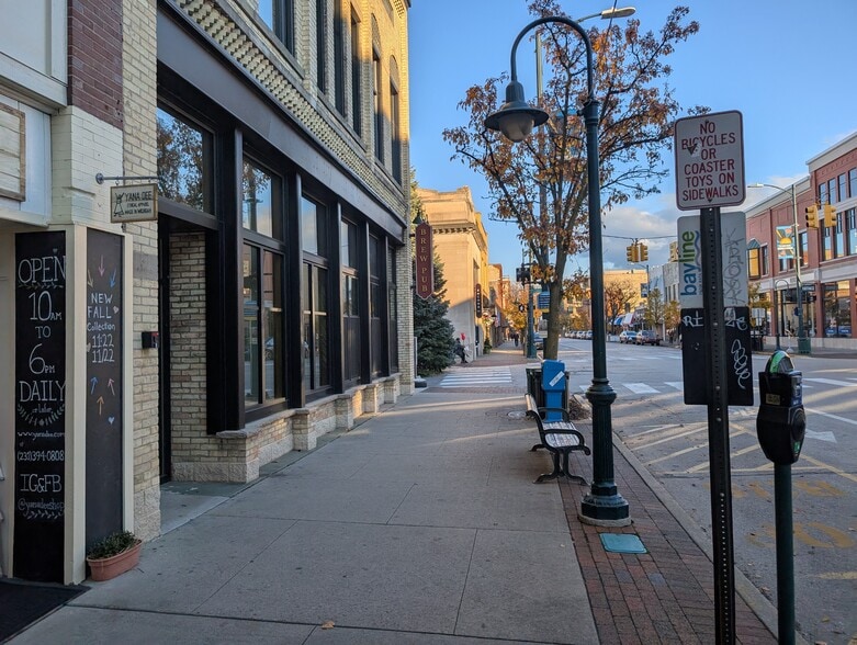 More Photos Of 161 E Front St, Traverse City Storefront Retail Residential For Lease