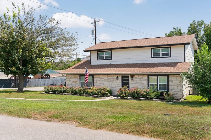 More Photos Of 8721 Mountain Crest Dr, Austin Specialty For Sale