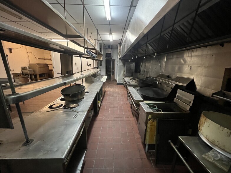 More Photos Of 95 Lake St, Gilford Restaurant For Sale