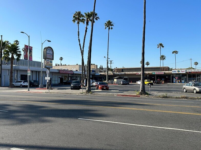 More Photos Of 5214 W Sunset Blvd, Los Angeles Storefront For Lease