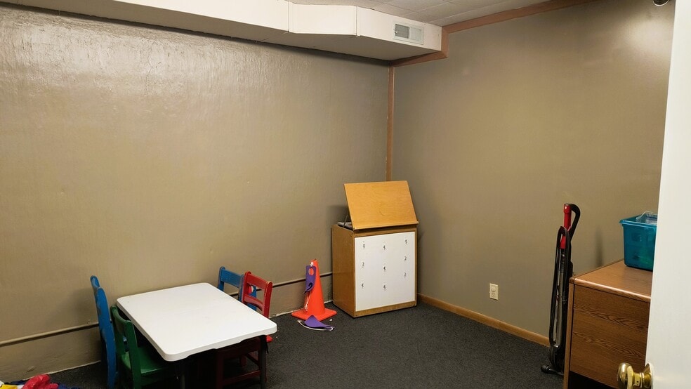 More Photos Of 816 Topeka st, Larned Schools For Sale