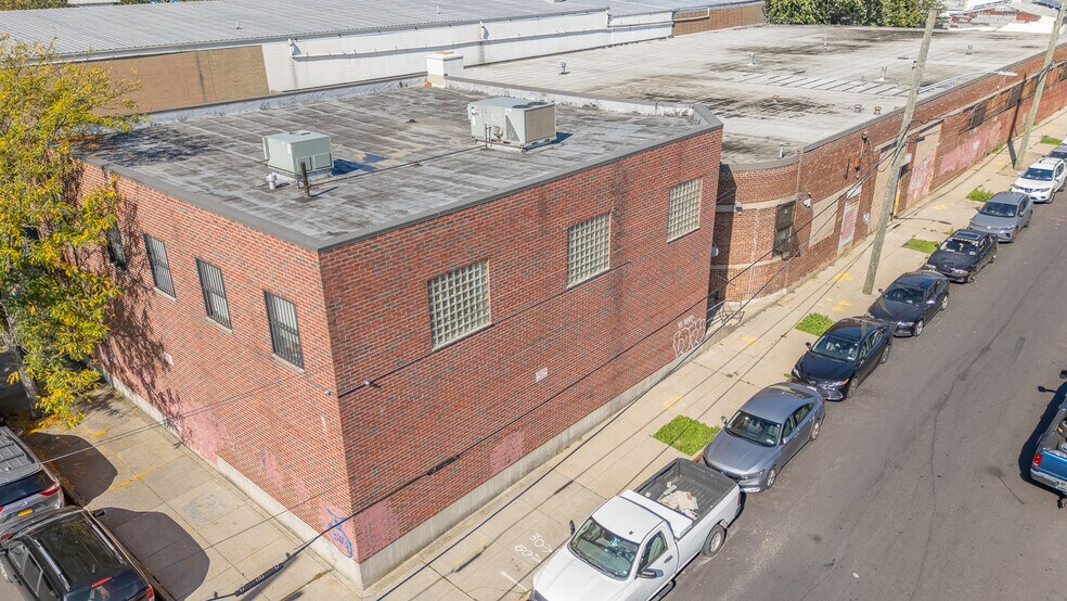 More Photos Of 8950 127th St, Richmond Hill Warehouse For Sale