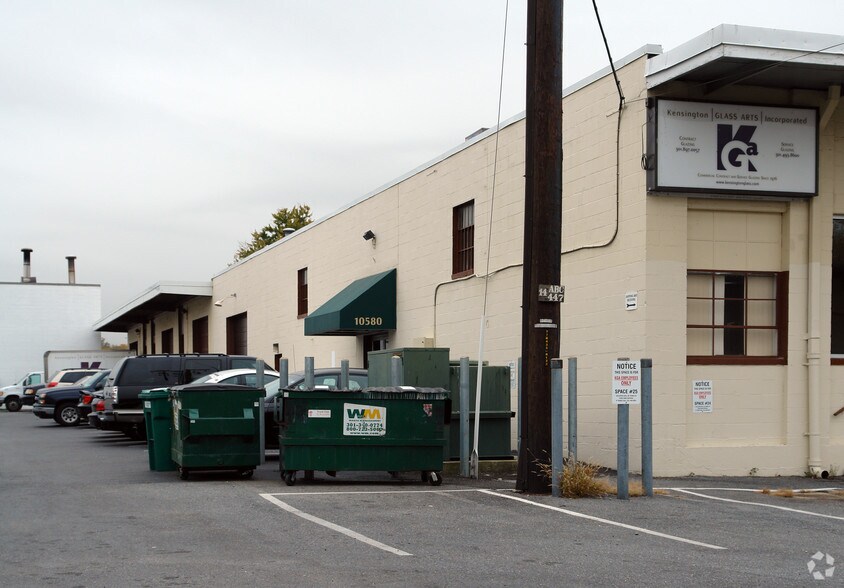 Primary Photo Of 10580 Metropolitan Ave, Kensington Manufacturing For Lease