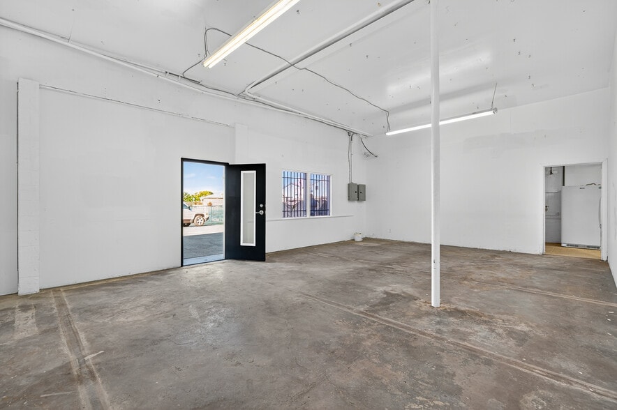 More Photos Of 7358 Radford Ave, North Hollywood Warehouse For Sale