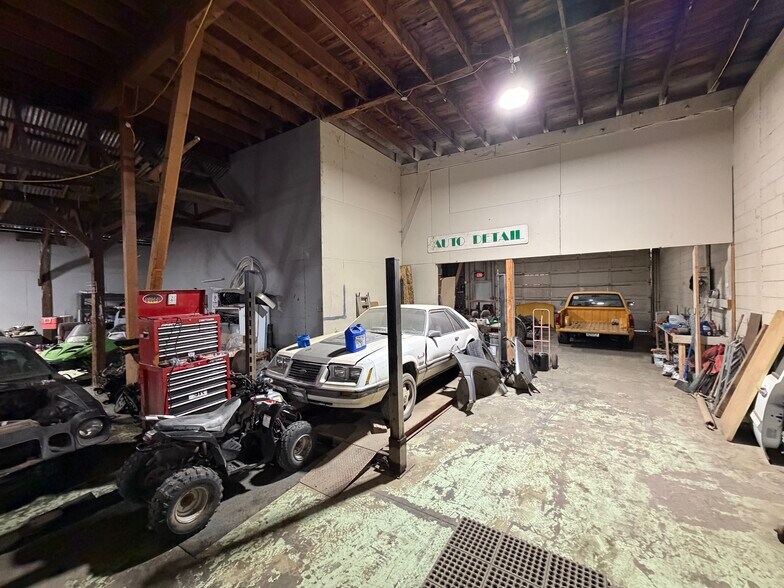 More Photos Of 300 Market St, Klamath Falls Warehouse For Sale