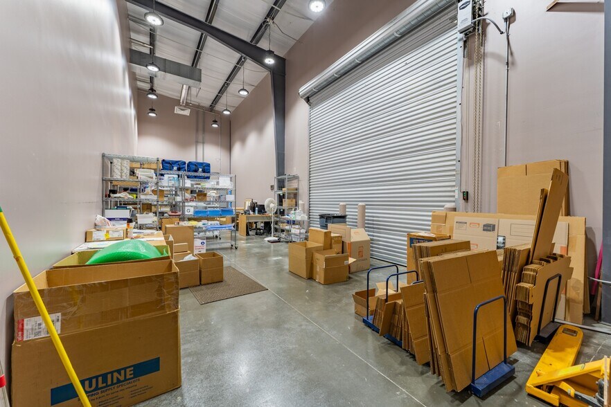 More Photos Of 13462 FM 529 Rd, Houston Light Distribution For Sale