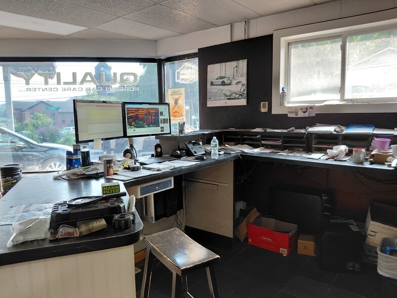 More Photos Of 7 Saratoga Ave, Ballston Spa Auto Repair For Sale