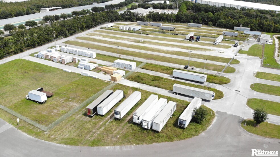 More Photos Of 5200 Gateway, Lakeland Land For Lease