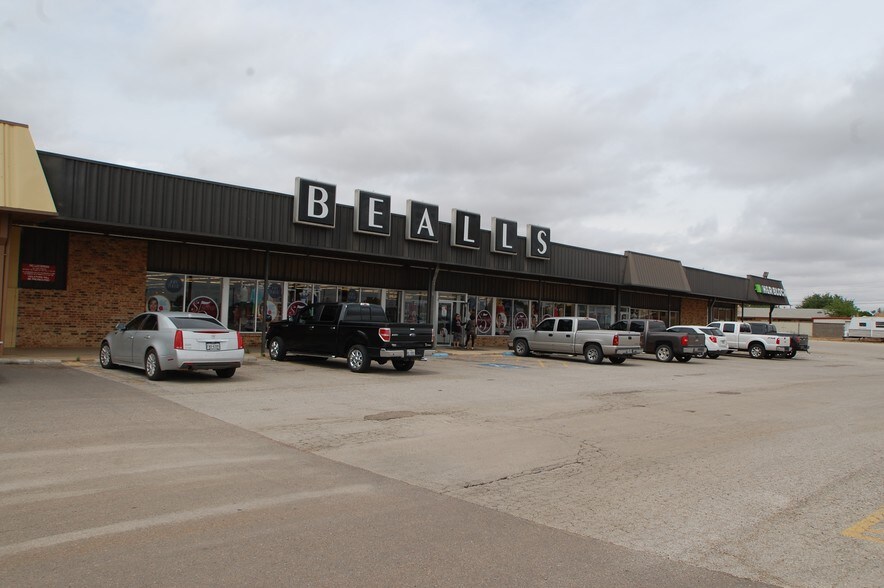 More Photos Of 2406 Lubbock Hwy, Lamesa Unknown For Lease