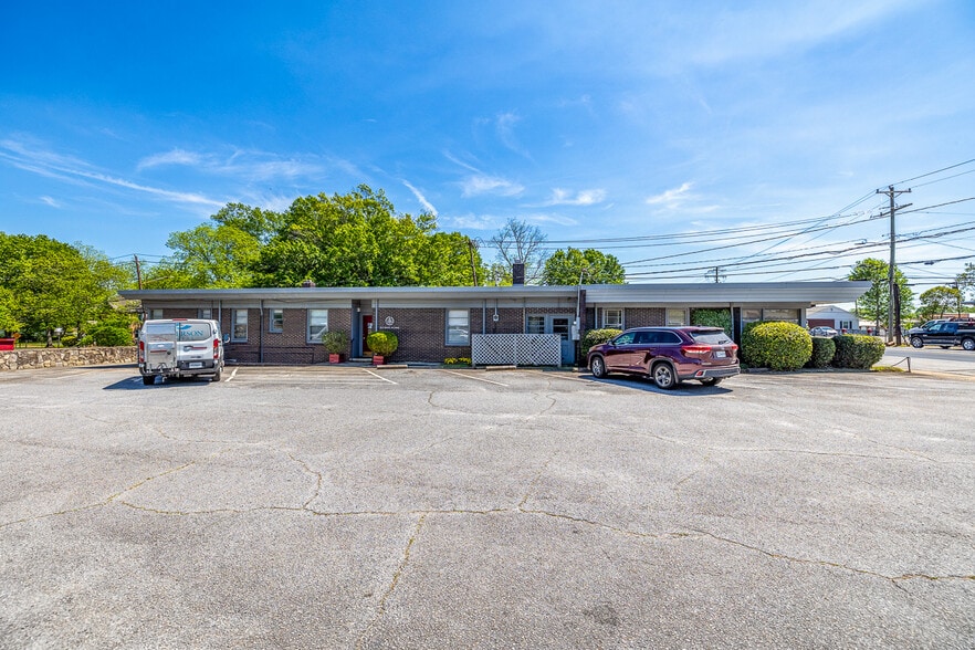 More Photos Of 201 S Weston St, Fountain Inn Medical For Sale
