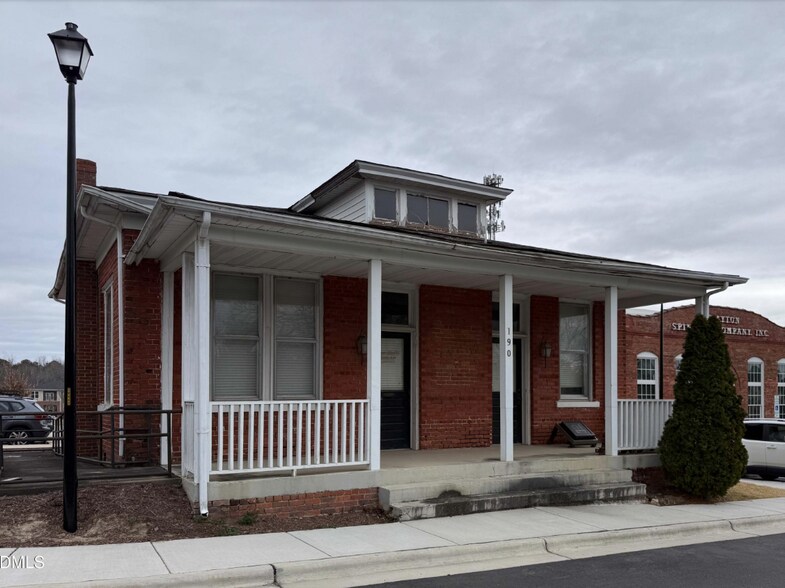 More Photos Of 190 Mill St, Clayton Storefront Retail Office For Lease