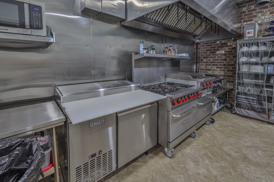 More Photos Of 115 Neal St, Martin General Retail For Sale