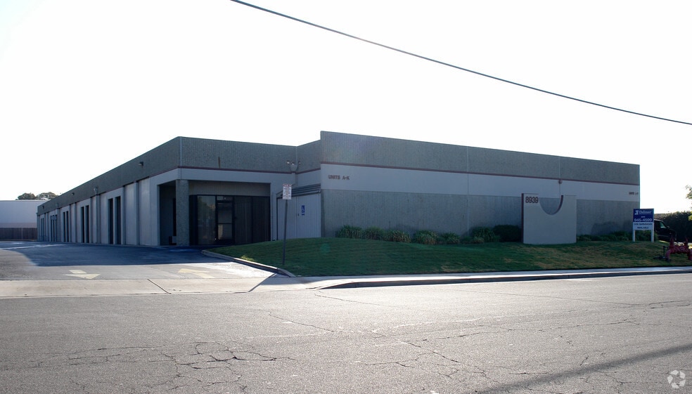 More Photos Of 8939 Vernon Ave, Montclair Warehouse For Lease