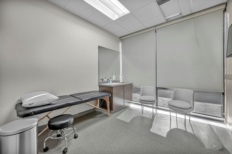 More Photos Of 2900 W Horizon Ridge Pky, Henderson Medical For Sale