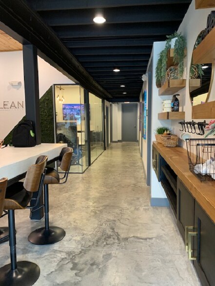 More Photos Of 1021 S Florida Ave, Lakeland Coworking Space