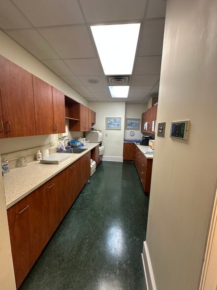 More Photos Of 1850 Bellair Blvd, Orange Park Medical For Sale