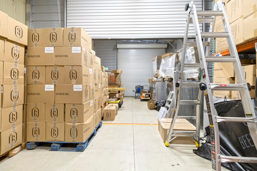 More Photos Of 991 Industrial Way, King City Warehouse For Lease