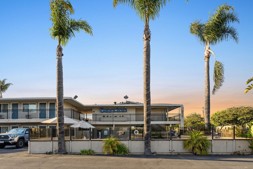 Primary Photo Of 839 E Main St, Santa Maria Hotel For Sale