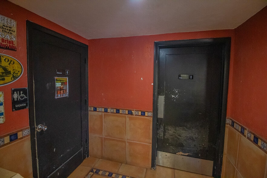 More Photos Of 130 Tamiami Trl, Punta Gorda Restaurant For Sale