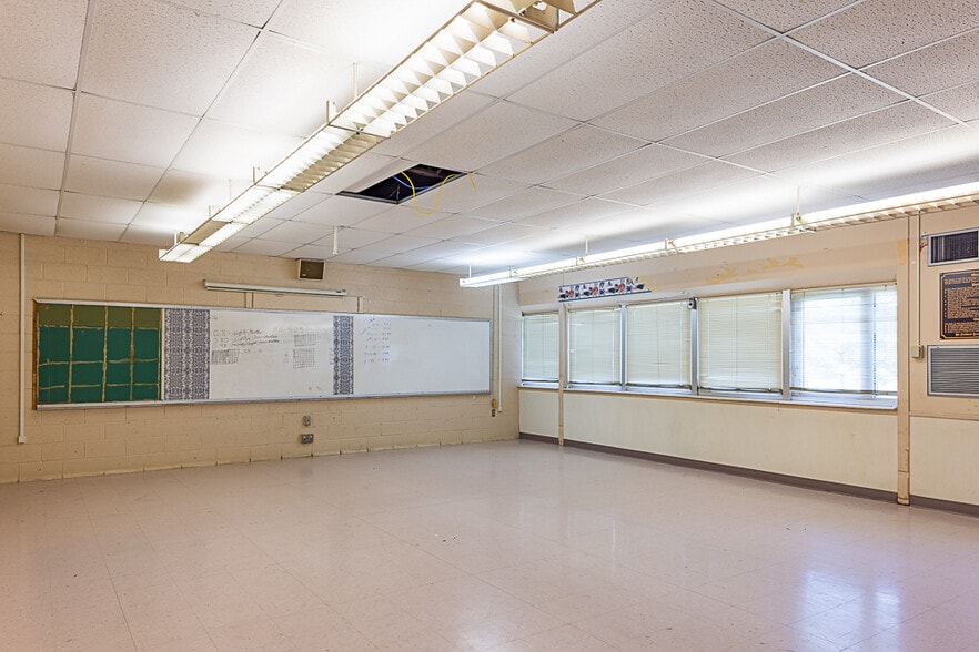 More Photos Of 3500 W Pines Rd, Greeneville Schools For Sale