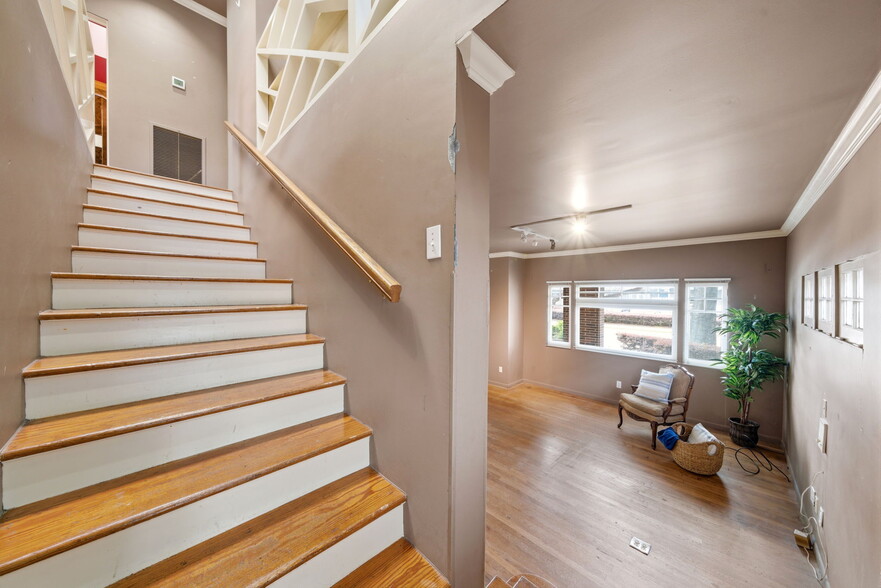 More Photos Of 626 W Alabama St, Houston Flex For Sale