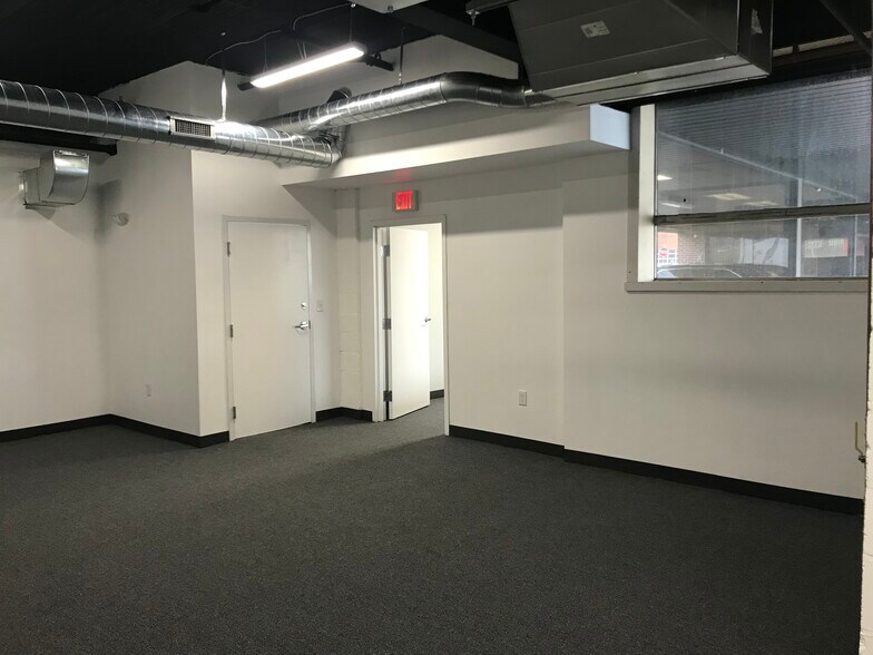 More Photos Of 200 Dexter Ave, Watertown Medical For Lease