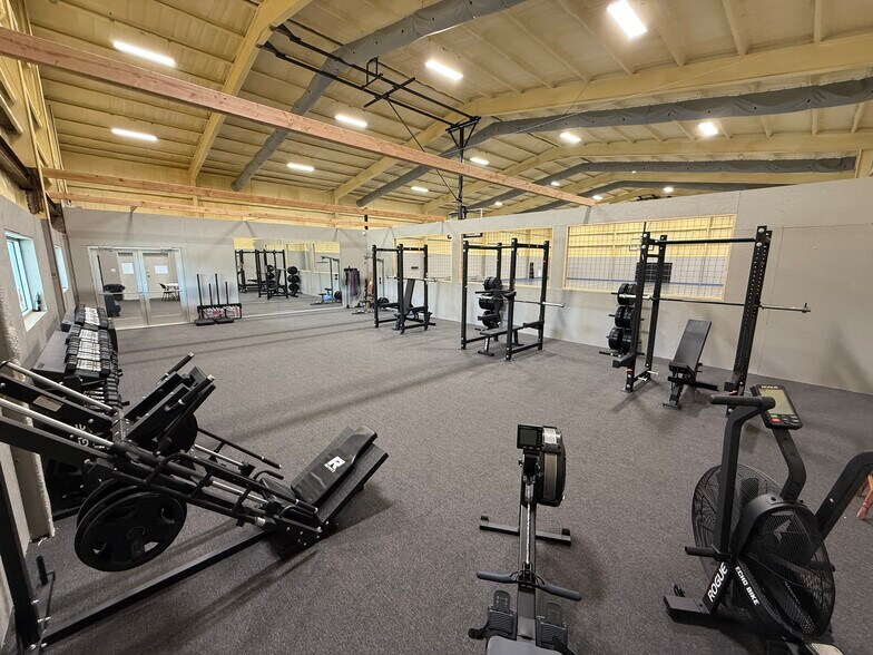 More Photos Of 9129 FM 678, Whitesboro Manufacturing For Sale