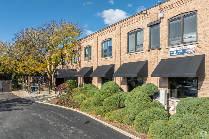 More Photos Of 1 Illinois St, St Charles Loft Creative Space For Lease