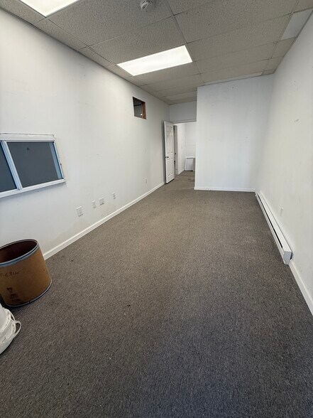 More Photos Of 130 Lenox Ave, Stamford Warehouse For Lease