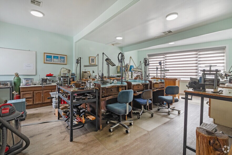 More Photos Of 4109-4117 W Pico Blvd, Los Angeles Office For Sale