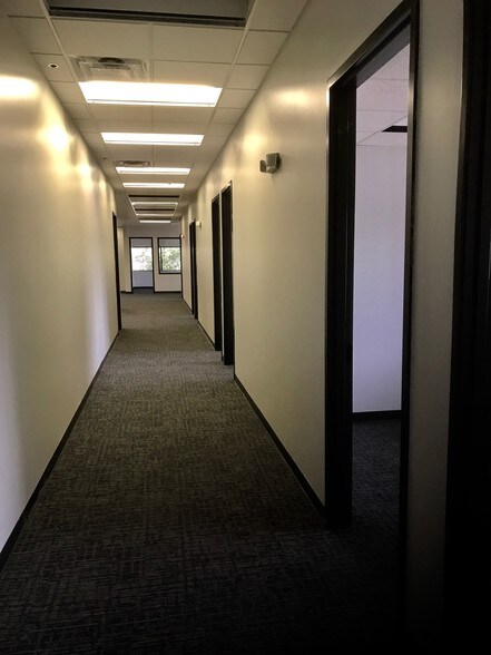 More Photos Of 10488 W Centennial Rd, Littleton Warehouse For Lease