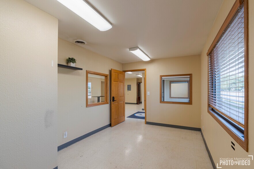 More Photos Of 612 Sinclair St, Gillette Industrial For Sale